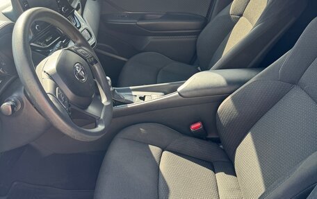 Toyota C-HR I рестайлинг, 2018 год, 1 620 000 рублей, 6 фотография