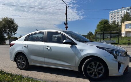 KIA Rio IV, 2021 год, 1 690 000 рублей, 2 фотография