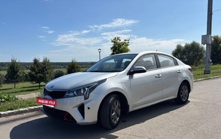 KIA Rio IV, 2021 год, 1 690 000 рублей, 5 фотография