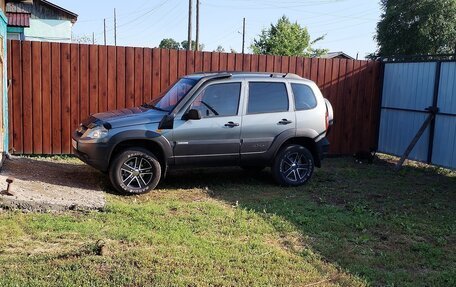 Chevrolet Niva I рестайлинг, 2009 год, 490 000 рублей, 2 фотография