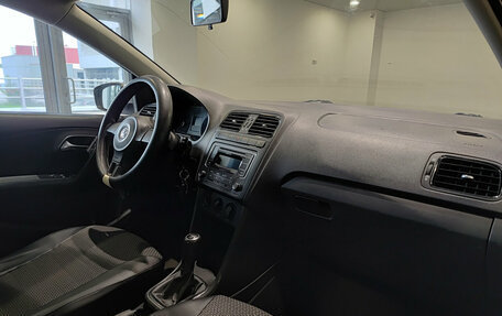 Volkswagen Polo VI (EU Market), 2011 год, 597 000 рублей, 11 фотография