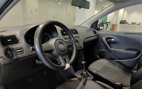 Volkswagen Polo VI (EU Market), 2011 год, 597 000 рублей, 16 фотография