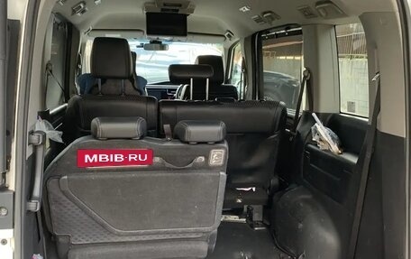 Honda Stepwgn IV, 2016 год, 1 840 000 рублей, 16 фотография