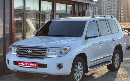 Toyota Land Cruiser 200, 2014 год, 3 000 000 рублей, 26 фотография