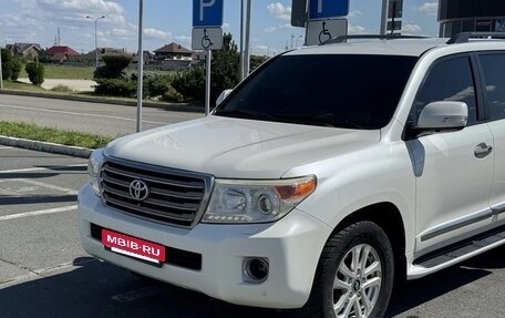 Toyota Land Cruiser 200, 2014 год, 3 000 000 рублей, 21 фотография