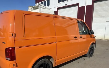 Volkswagen Transporter T6 рестайлинг, 2020 год, 3 000 000 рублей, 2 фотография