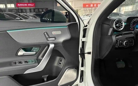 Mercedes-Benz A-Класс, 2022 год, 2 280 000 рублей, 9 фотография