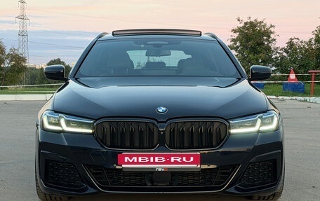 BMW 5 серия, 2021 год, 5 900 000 рублей, 13 фотография