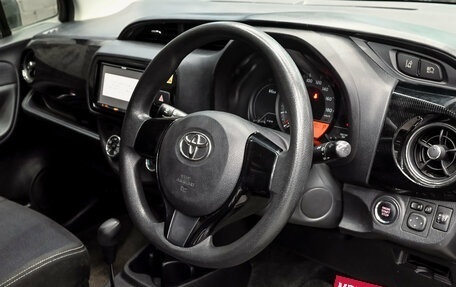 Toyota Vitz, 2018 год, 970 000 рублей, 11 фотография