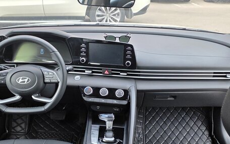 Hyundai Elantra, 2023 год, 2 650 000 рублей, 11 фотография