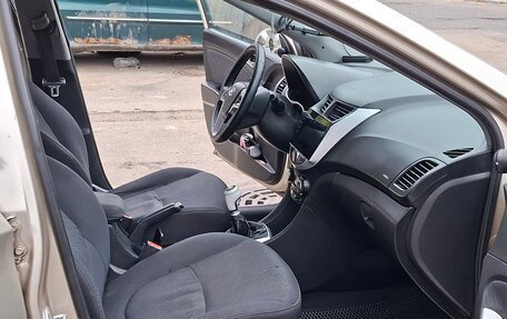Hyundai Solaris II рестайлинг, 2011 год, 430 000 рублей, 10 фотография