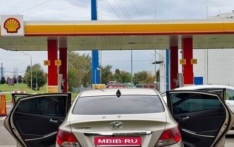 Hyundai Solaris II рестайлинг, 2011 год, 430 000 рублей, 6 фотография