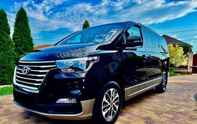 Hyundai Grand Starex Grand Starex I рестайлинг 2, 2018 год, 3 750 000 рублей, 1 фотография