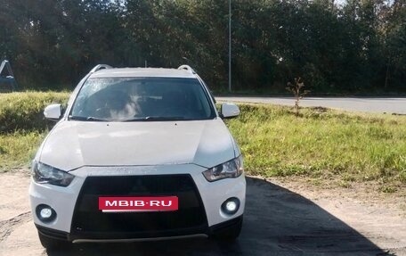 Mitsubishi Outlander III рестайлинг 3, 2010 год, 950 000 рублей, 1 фотография