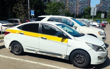 Hyundai Solaris II рестайлинг, 2015 год, 350 000 рублей, 3 фотография