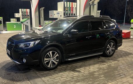 Subaru Outback IV рестайлинг, 2018 год, 2 850 000 рублей, 7 фотография