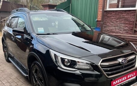 Subaru Outback IV рестайлинг, 2018 год, 2 850 000 рублей, 3 фотография