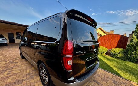Hyundai Grand Starex Grand Starex I рестайлинг 2, 2018 год, 3 750 000 рублей, 5 фотография