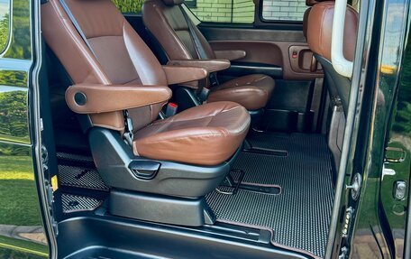 Hyundai Grand Starex Grand Starex I рестайлинг 2, 2018 год, 3 750 000 рублей, 17 фотография