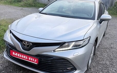 Toyota Camry, 2019 год, 2 850 000 рублей, 3 фотография