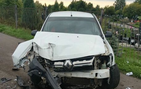 Renault Duster I рестайлинг, 2017 год, 400 000 рублей, 2 фотография