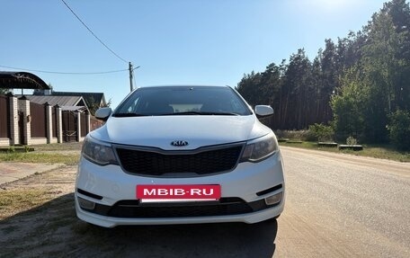 KIA Rio III рестайлинг, 2015 год, 820 000 рублей, 2 фотография