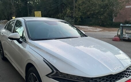 KIA K5, 2022 год, 2 450 000 рублей, 2 фотография