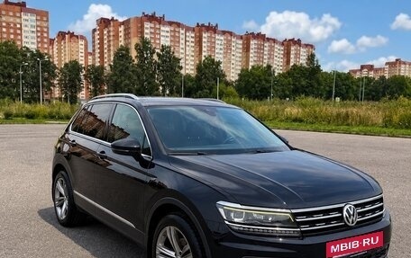 Volkswagen Tiguan II, 2019 год, 2 350 000 рублей, 2 фотография