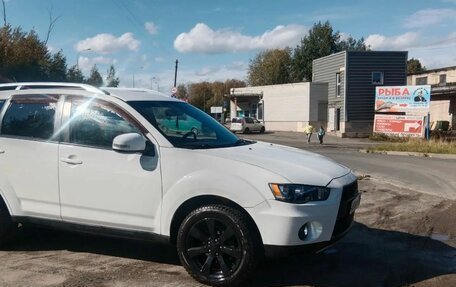 Mitsubishi Outlander III рестайлинг 3, 2010 год, 950 000 рублей, 4 фотография