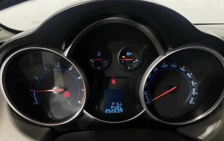 Chevrolet Cruze II, 2012 год, 630 000 рублей, 7 фотография