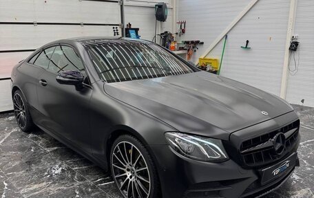 Mercedes-Benz E-Класс, 2019 год, 4 950 000 рублей, 1 фотография