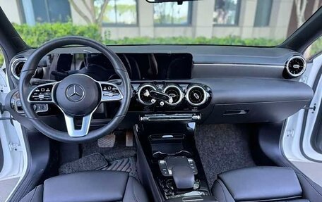 Mercedes-Benz A-Класс, 2021 год, 1 820 000 рублей, 5 фотография