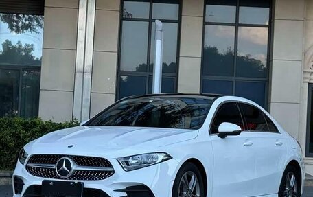 Mercedes-Benz A-Класс, 2021 год, 1 820 000 рублей, 3 фотография