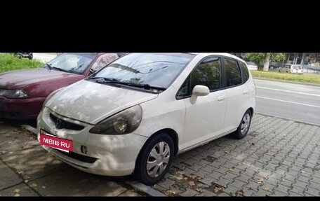 Honda Fit III, 2003 год, 240 000 рублей, 2 фотография