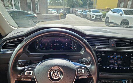 Volkswagen Tiguan II, 2019 год, 2 470 000 рублей, 15 фотография