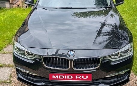 BMW 3 серия, 2017 год, 1 650 000 рублей, 12 фотография
