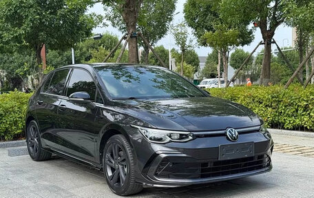 Volkswagen Golf VIII, 2022 год, 1 950 000 рублей, 2 фотография