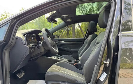 Volkswagen Golf VIII, 2022 год, 1 950 000 рублей, 9 фотография