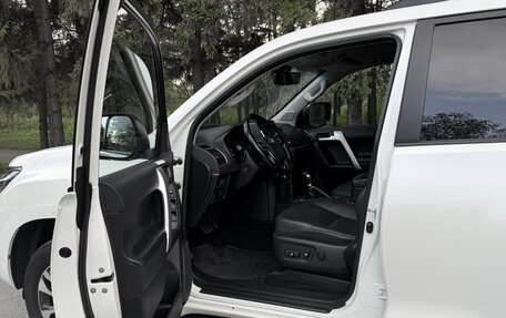 Toyota Land Cruiser Prado 150 рестайлинг 2, 2022 год, 7 350 000 рублей, 5 фотография