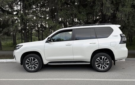 Toyota Land Cruiser Prado 150 рестайлинг 2, 2022 год, 7 350 000 рублей, 9 фотография