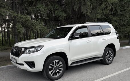 Toyota Land Cruiser Prado 150 рестайлинг 2, 2022 год, 7 350 000 рублей, 10 фотография