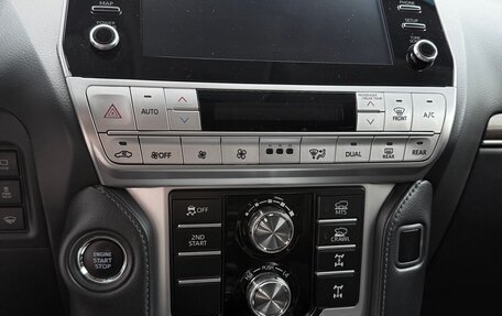 Toyota Land Cruiser Prado 150 рестайлинг 2, 2022 год, 7 350 000 рублей, 24 фотография