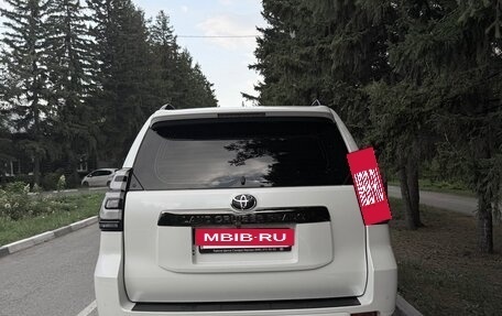 Toyota Land Cruiser Prado 150 рестайлинг 2, 2022 год, 7 350 000 рублей, 12 фотография