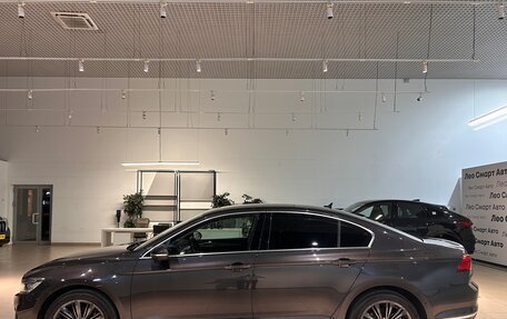 Volkswagen Passat B8 рестайлинг, 2021 год, 3 890 000 рублей, 5 фотография