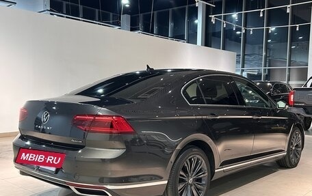 Volkswagen Passat B8 рестайлинг, 2021 год, 3 890 000 рублей, 8 фотография