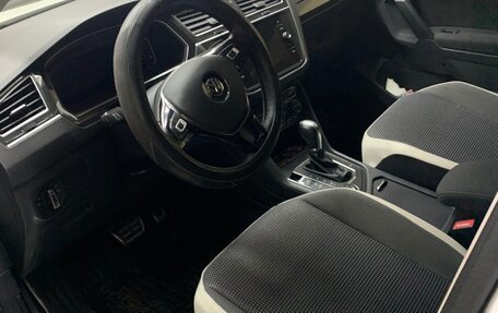 Volkswagen Tiguan II, 2019 год, 3 050 000 рублей, 7 фотография
