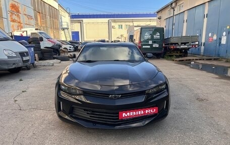 Chevrolet Camaro VI, 2018 год, 1 680 000 рублей, 2 фотография