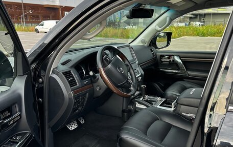 Toyota Land Cruiser 200, 2018 год, 5 800 000 рублей, 3 фотография
