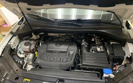 Volkswagen Tiguan II, 2019 год, 3 050 000 рублей, 6 фотография