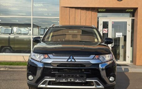 Mitsubishi Outlander III рестайлинг 3, 2021 год, 2 550 000 рублей, 2 фотография